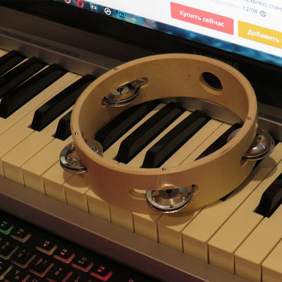 Hölzerner musikalischer Spielwaren BeBe 15cm Handbell-hölzernes Tamburin-Baby