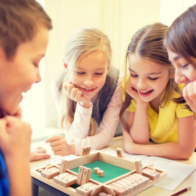 Schachfigur-Familien-Tätigkeits-Kinderhölzernes Schachspiel der Kind91mm hölzerne