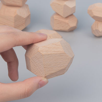 Nordischer hölzerner Stein Montessori, der Spiel-kreative hölzerne Spielwaren stapelt