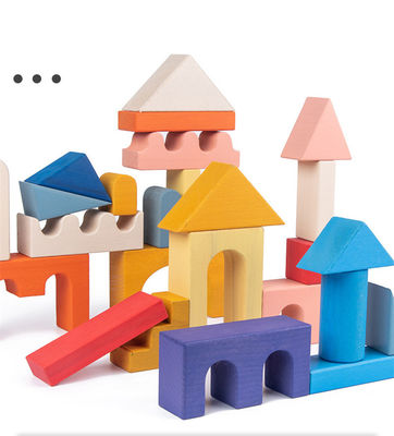 Hölzerner Regenbogen-Stapler 1001 der Nachtiso9001 Toy Beech Rome Grimms