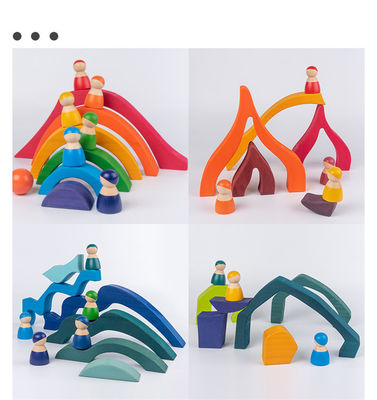 Hölzerner Regenbogen-Stapler 1001 der Nachtiso9001 Toy Beech Rome Grimms