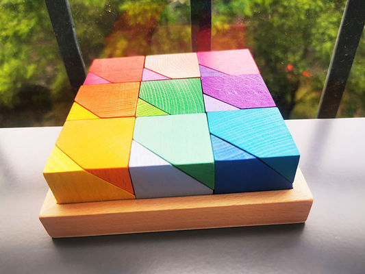 Regenbogen-hölzernes Blumen-Puzzlespiel-hölzerner Stein 2300g 4cm, der Spiel stapelt