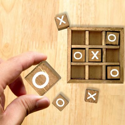 Hölzernes XO Spiel der pädagogischen Elternteil-Kinderinteraktions-