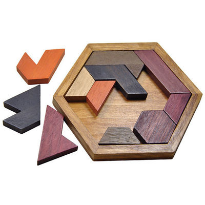 Sechseckige hölzerne Puzzlen des Montessori der Kinder