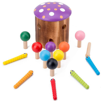 Hölzerner Fang das Wurm-Spiel für Augen-Koordinations-Training der Kinder Hand