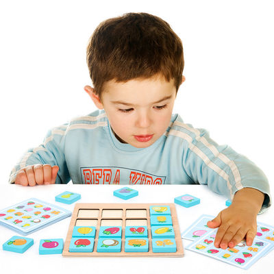 Puzzlespiel-Brettspiel des Montessori ODM-Kinder hölzernes