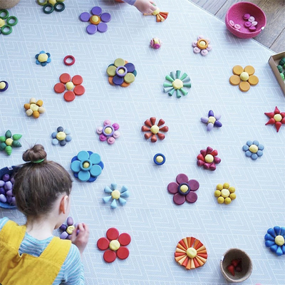 Baby, das hölzerner Erbauer nordischen hölzernen Regenbogen einstellte, blockiert Spielwaren-Kinderkleinkind-Baby G lose Teile Montessori pädagogisches