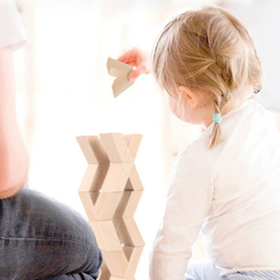 V-Form 16pcs hölzerne Montessori pädagogische stapelnde Blöcke natürliches großes hölzernes 3D Baustein-Spielwaren-Baby Unpaint zu