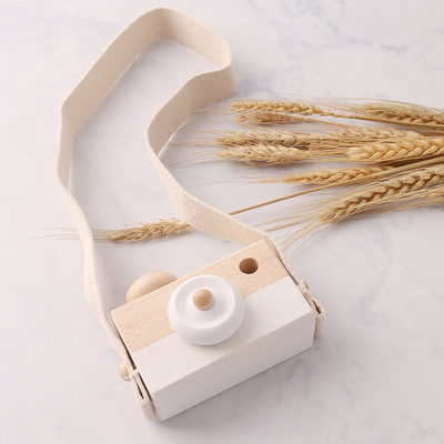 Lassen Sie uns 1Pc hölzernes Baby machen, das Spielwaren Kamera-Holz-Anhänger Montessori-Spielwaren für anwesendes Krankenpflege-Geschenk Kindhölzernes Diy umarbeiten