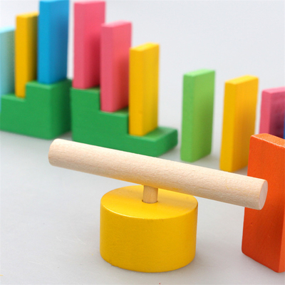 Hölzerne farbige Domino-Zusätze für Kinder