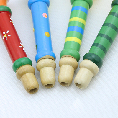 Heiße Baby-hölzerne Horn-Pfeifen-Musikinstrument spielt die bunten Kinder