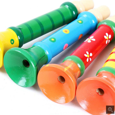 Heiße Baby-hölzerne Horn-Pfeifen-Musikinstrument spielt die bunten Kinder