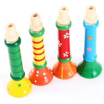 Heiße Baby-hölzerne Horn-Pfeifen-Musikinstrument spielt die bunten Kinder