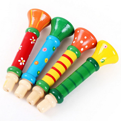 Heiße Baby-hölzerne Horn-Pfeifen-Musikinstrument spielt die bunten Kinder