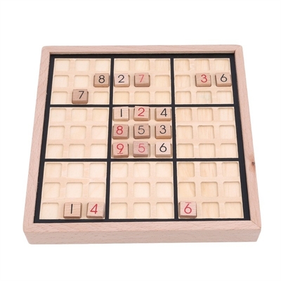 Kind-Sudoku-Schach-Buchen-internationale Kontrolleure, die Spieltisch falten