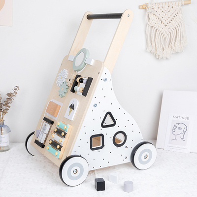 Das kognitive Entriegeln färben zusammenpassende Simulation beschäftigten Walker Toy Montessori