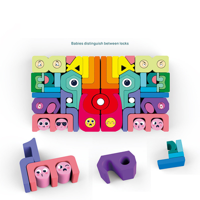 Hölzernes der Regenbogenbaustein der Kinder pädagogischen Montessori